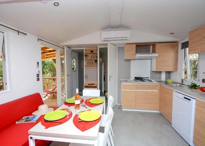 Camping Les Pecheurs Кемпинг 4*